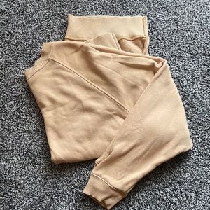 Oversized AE jegging fit crew neck